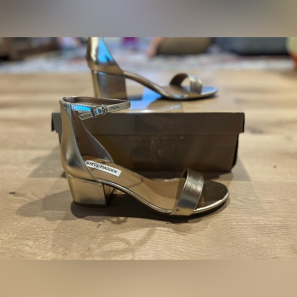 NEW with box Steve Madden block heel sandals gold 7.5 - Picture 6 of 10